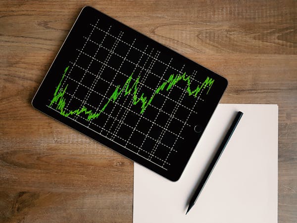 Technical Analysis: Essential Indicators for Traders